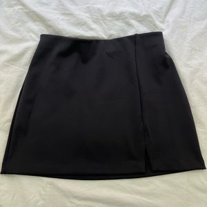 H&M Divided black mini skirt - like new - size xs